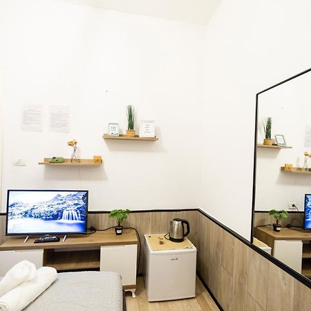 Tiny Cute Studio Near The City Center - 5 Min Walk Tirana Exterior foto