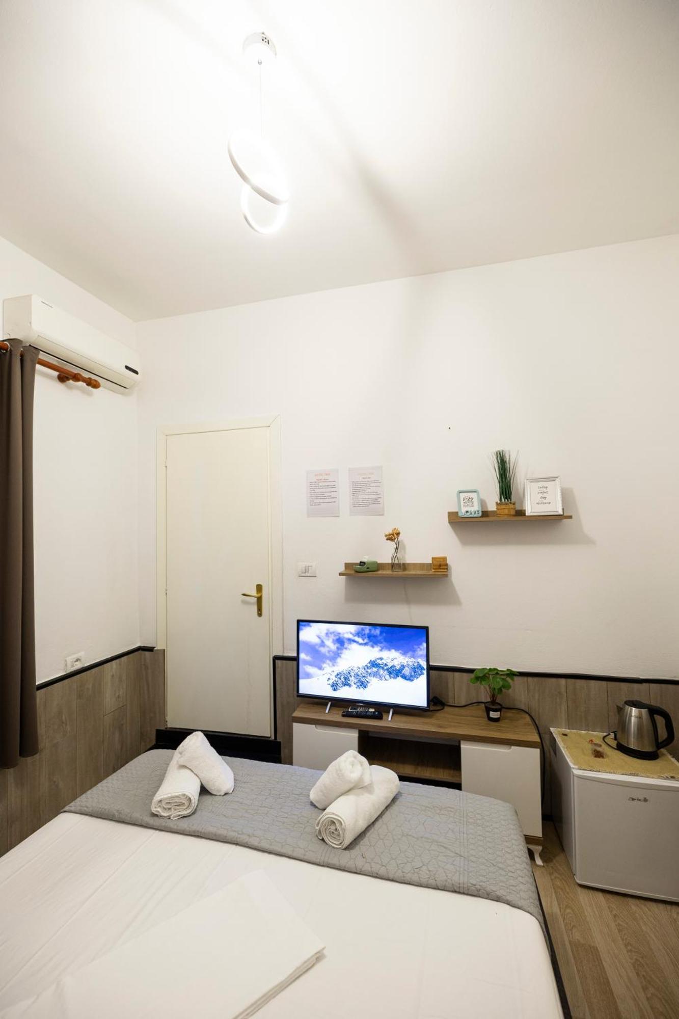 Tiny Cute Studio Near The City Center - 5 Min Walk Tirana Exterior foto