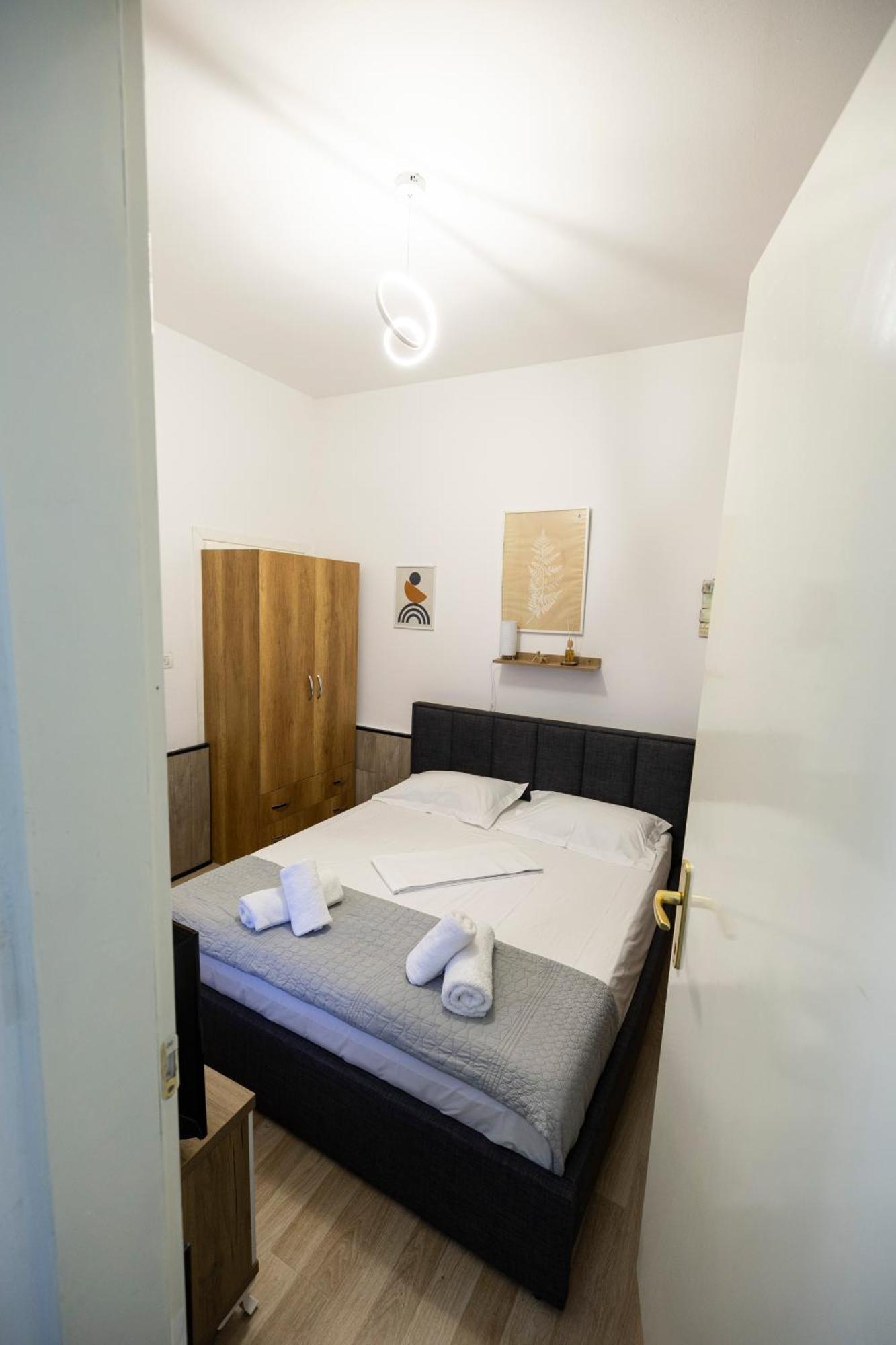Tiny Cute Studio Near The City Center - 5 Min Walk Tirana Exterior foto