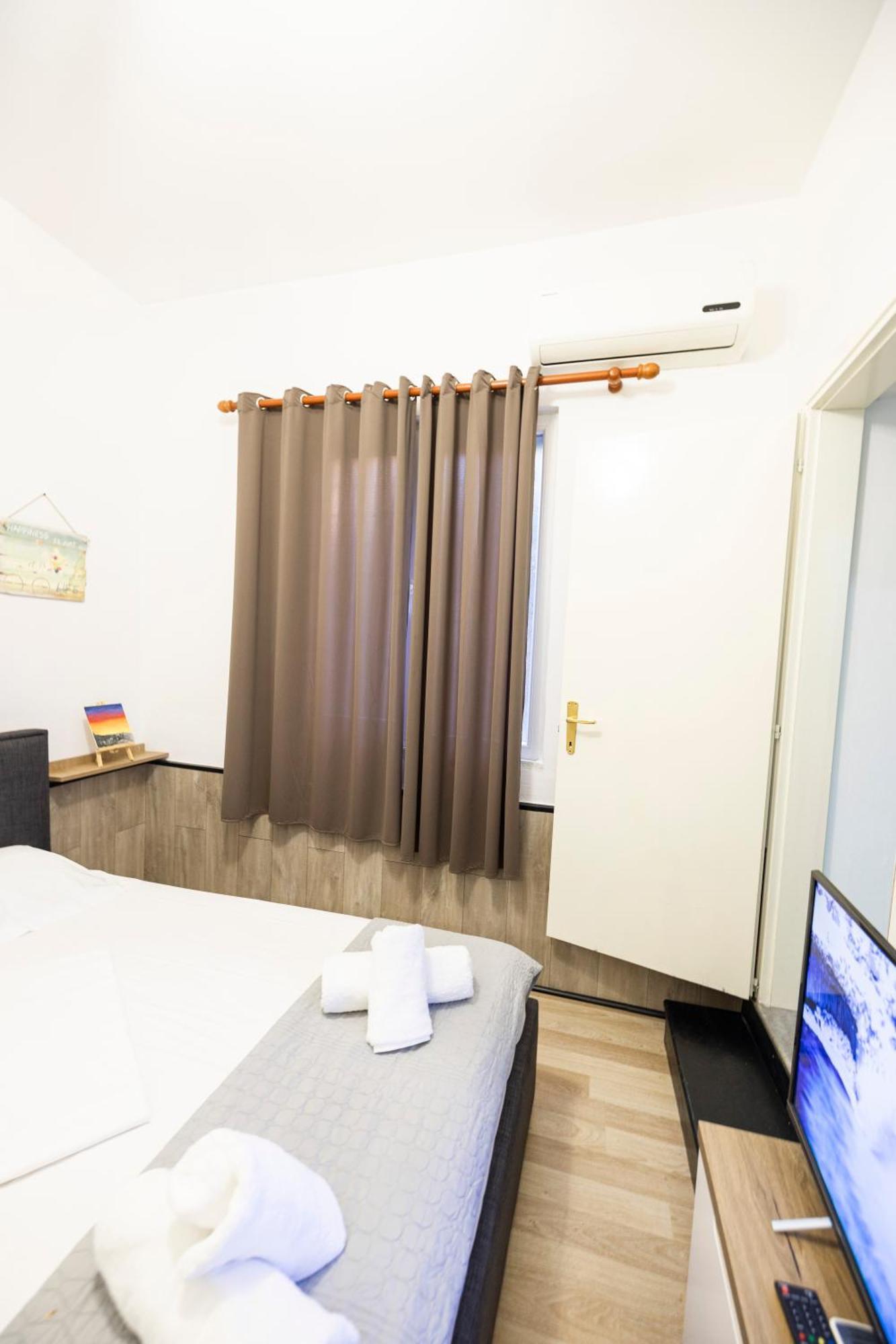 Tiny Cute Studio Near The City Center - 5 Min Walk Tirana Exterior foto